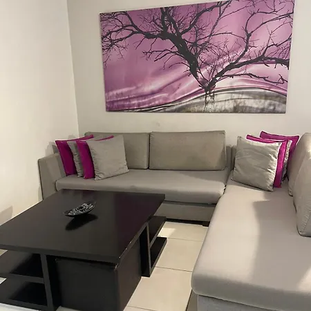 Gogo's Cosy House بيت للعطل ريثيمنو