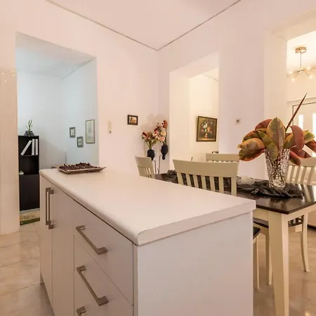 Gogo's Cosy House בית נופש *