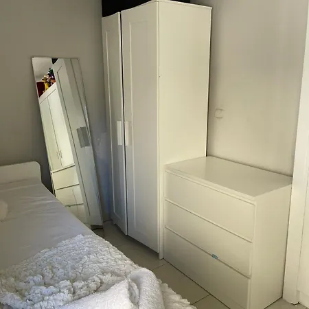 Gogo's Cosy House